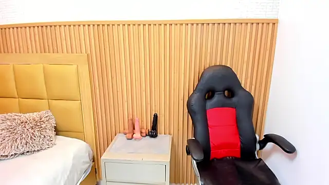 MEGANZARICK online show from November 16, 3:41 am