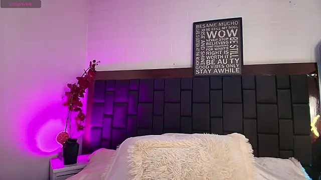 Lexi Howard  online show from December 15, 2:17 am