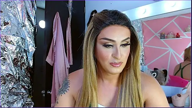 crsthinasweet online show from April 10, 9:54 pm