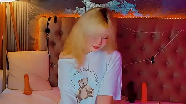 EmilyAngells online show from July 9, 8:28 am