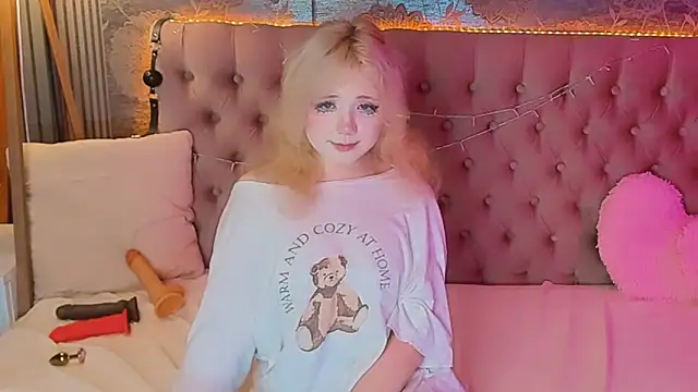 EmilyAngells online show from June 11, 6:54 am