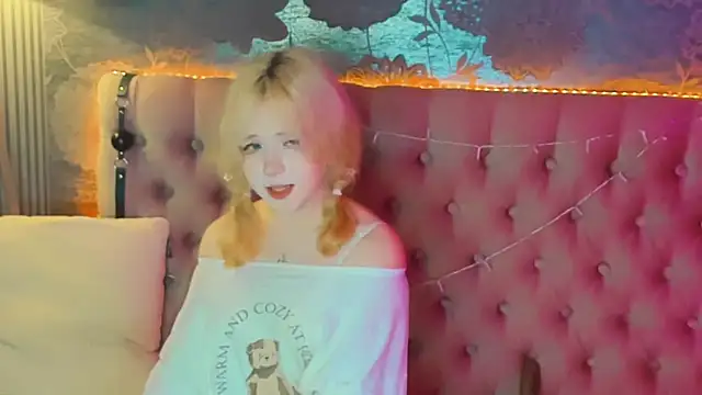EmilyAngells online show from June 29, 7:26 am