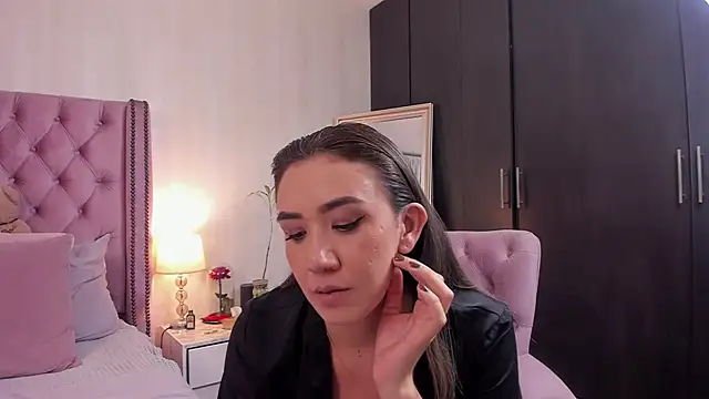 natashaleightt online show from March 12, 1:08 am