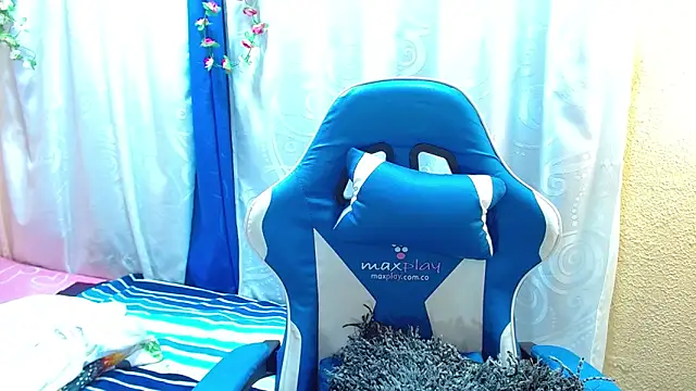 Gia leinn online show from January 14, 4:56 pm