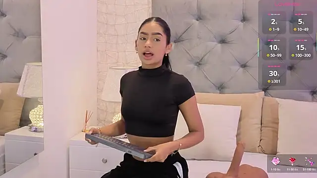 ChloeMoon9 online show from April 21, 11:39 am