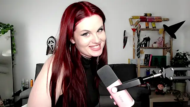 Snapshot of Della_Ideal chatting on October 19, 5:15 pm Della Ideal online show from October 19, 5:15 pm