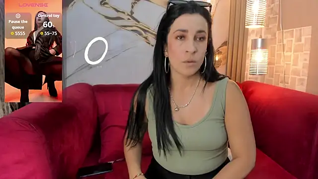 Bella williamss  online show from February 3, 7:40 pm