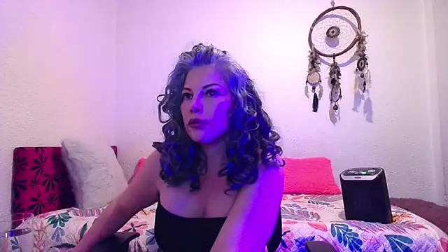 Victoria Lover online show from December 15, 4:18 am