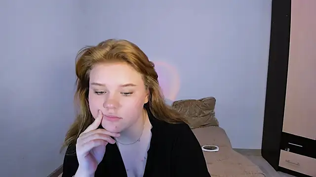 LaseyMoon online show from November 14, 5:29 am