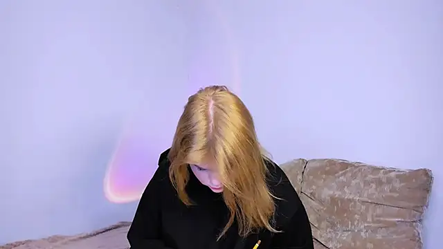 LaseyMoon online show from November 29, 2:59 am