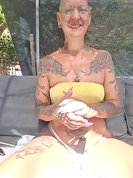 Emma Milf25 online show from June 7, 9:38 am