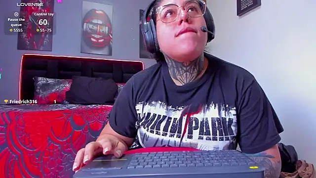 Veronika metal online show from July 8, 1:35 pm