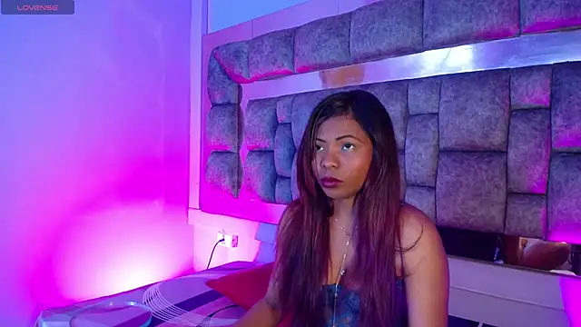 Snapshot of Agata_Grubisic chatting on October 18, 3:31 am Agata Grubisic online show from October 18, 3:31 am
