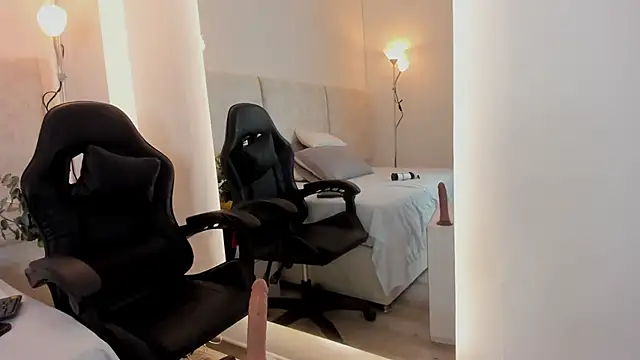 Samaantha-beckham online show from November 7, 9:20 pm