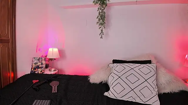 purplemoonn  online show from October 8, 12:42 pm