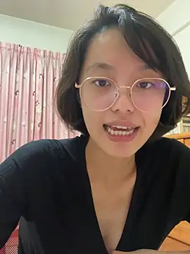 ladypaggy online show from April 7, 1:35 pm