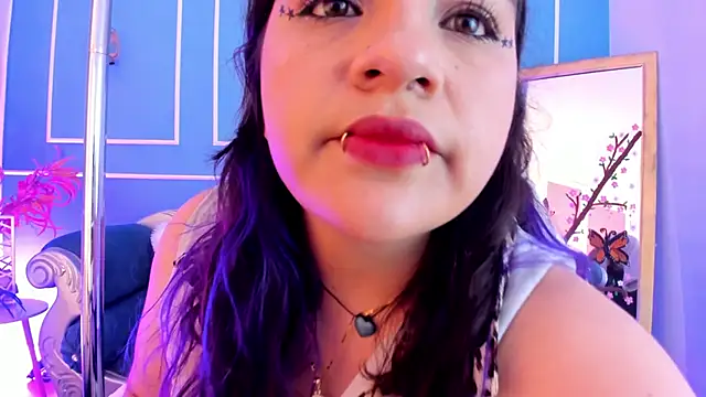 TaraTaylorr online show from April 16, 2:45 am