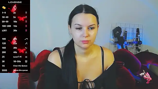 Miss Vic online show from December 4, 5:24 pm