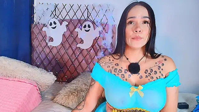 HotAlana  online show from October 28, 12:22 pm