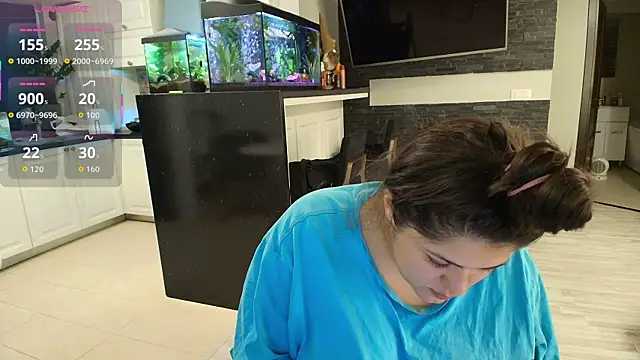 Snapshot of Layla- chatting on October 11, 11:14 am Layla- online show from October 11, 11:14 am