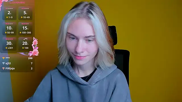 Snapshot of Fiona_Night chatting on October 8, 7:35 am Fiona Night online show from October 8, 7:35 am