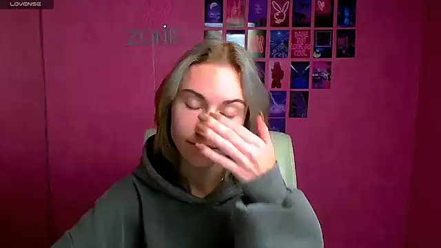 Snapshot of Fiona_Night chatting on October 16, 5:43 am Fiona Night online show from October 16, 5:43 am