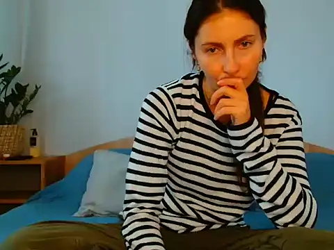 Snapshot of Irina9793 chatting on October 20, 9:23 am Irina9793 online show from October 20, 9:23 am