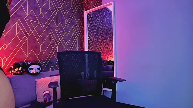 Snapshot of Tahara_Romanov chatting on September 18, 4:05 pm Tahara Romanov online show from September 18, 4:05 pm