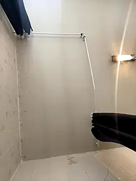 mayteziinhaa online show from October 28, 1:06 pm