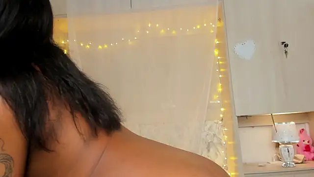 BeverlySteel online show from November 11, 7:55 pm