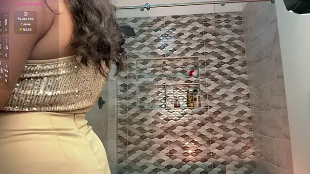 emilyy cooperr online show from November 1, 12:20 pm