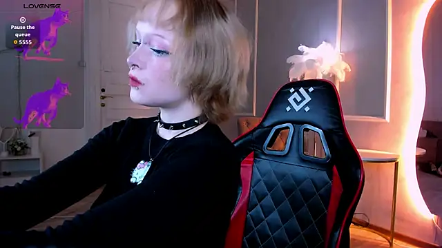 Snapshot of NicoleFlloret chatting on October 9, 1:48 pm NicoleFlloret online show from October 9, 1:48 pm