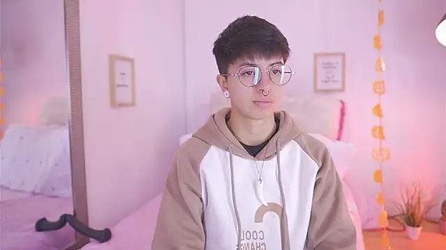 tommy blue online show from October 22, 2:11 pm