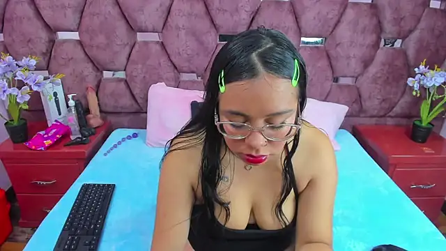  Violeta 18 online show from November 10, 4:18 am