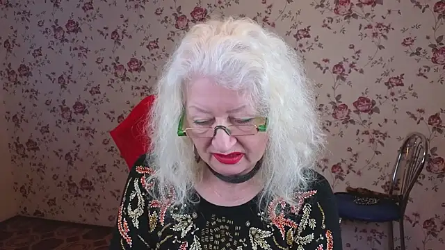 Maya Mayflower online show from December 23, 5:00 am