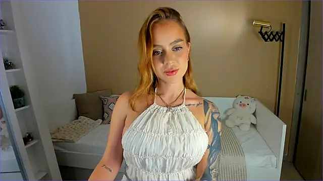 ValentinaMilann online show from December 19, 5:10 am