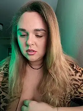 Snapshot of Juicy_PeachLux chatting on September 9, 2:06 pm Juicy PeachLux online show from September 9, 2:06 pm