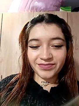 Karina Leon online show from December 5, 5:25 pm