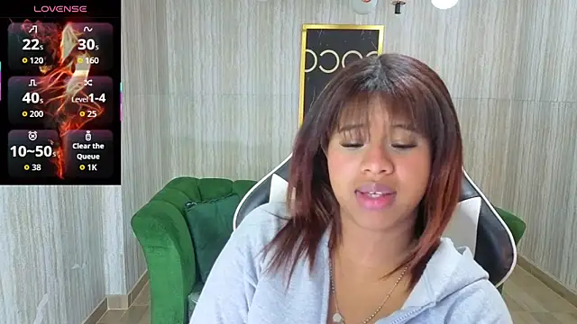 Snapshot of abby1_t_ chatting on October 11, 3:00 am abby1 t online show from October 11, 3:00 am