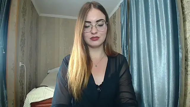 Snapshot of Leila_Kissyu chatting on September 27, 6:04 pm Leila Kissyu online show from September 27, 6:04 pm
