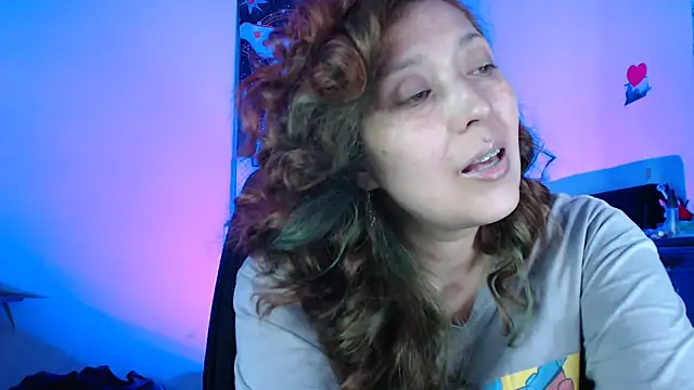 Luz delunaa online show from March 6, 2:39 am