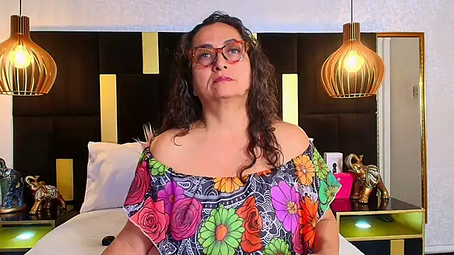 AlessandraLeroy online show from October 12, 1:57 pm