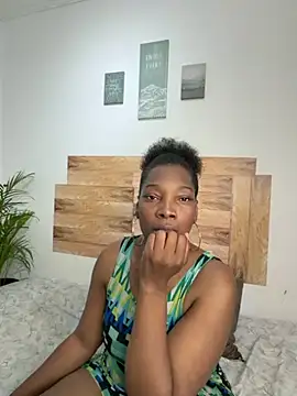 Nahomy gree online show from April 7, 7:27 pm