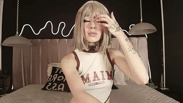 Zhally Dee online show from January 9, 8:13 pm