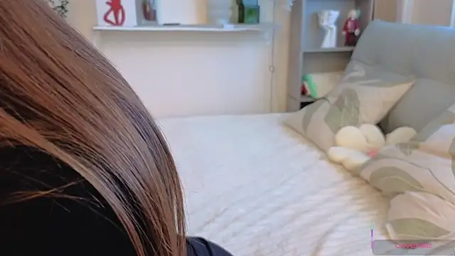 Kira mindnes online show from July 18, 6:28 am