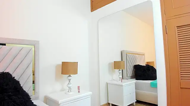 SophiaQueens online show from April 16, 8:41 pm