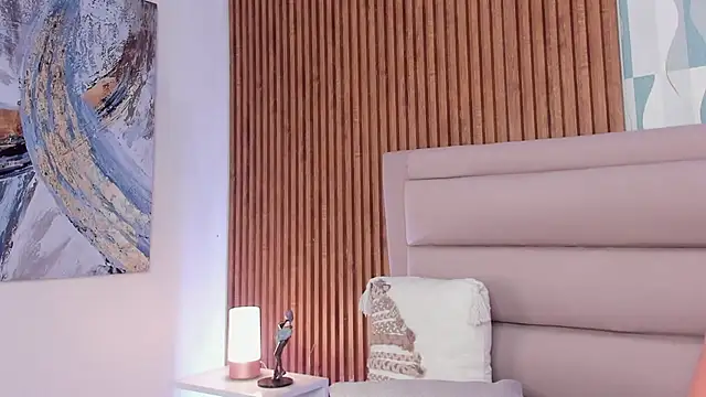 FatimaEvans online show from October 18, 4:43 pm