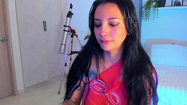 roxy hell online show from March 8, 11:03 am