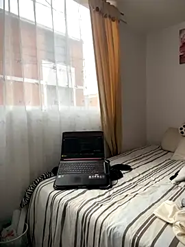 VictoriaGerard Pink online show from November 28, 7:50 pm