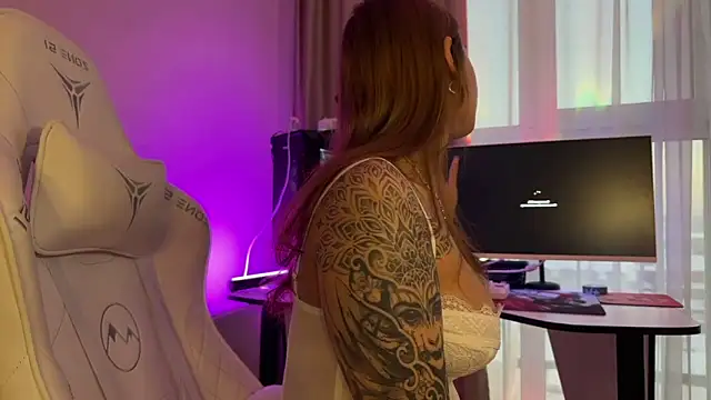 Anna Six online show from December 1, 2:15 am